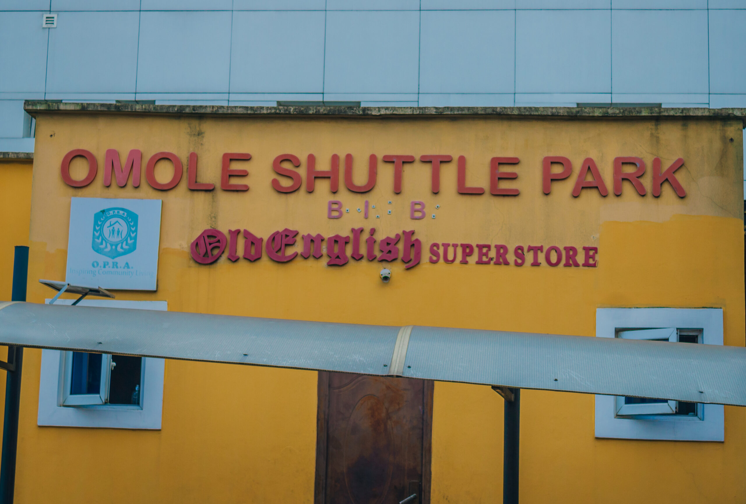 Omole shuttle park